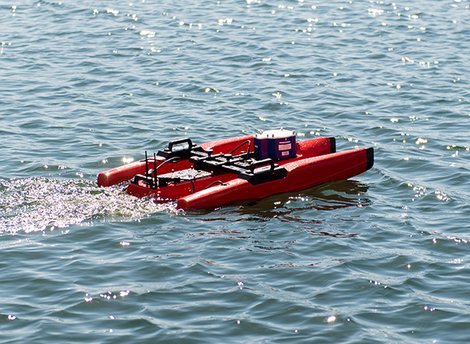 Motor-driven, cost-efficient instrument carrier with radio remote control for various ADCP sensors