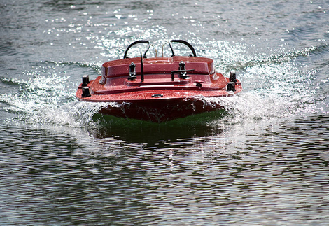 Geräteträger mit Funkfernbedienung für Fließgeschwindigkeiten bis 5m/s