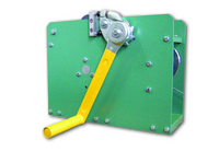 Transportable mechanical winch for mobile flow measurement with hydrological floating wing equipment