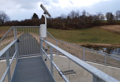 Radar-Sensoren zur berührungslosen Wasserstandmessung